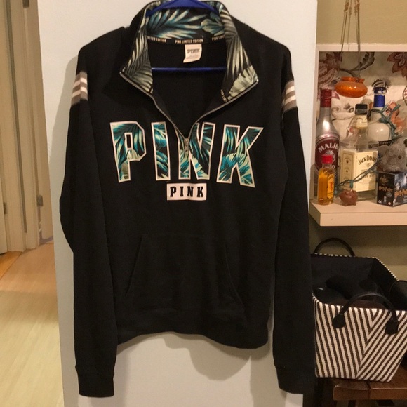 Victoria’s Secret PINK pullover - Picture 1 of 2